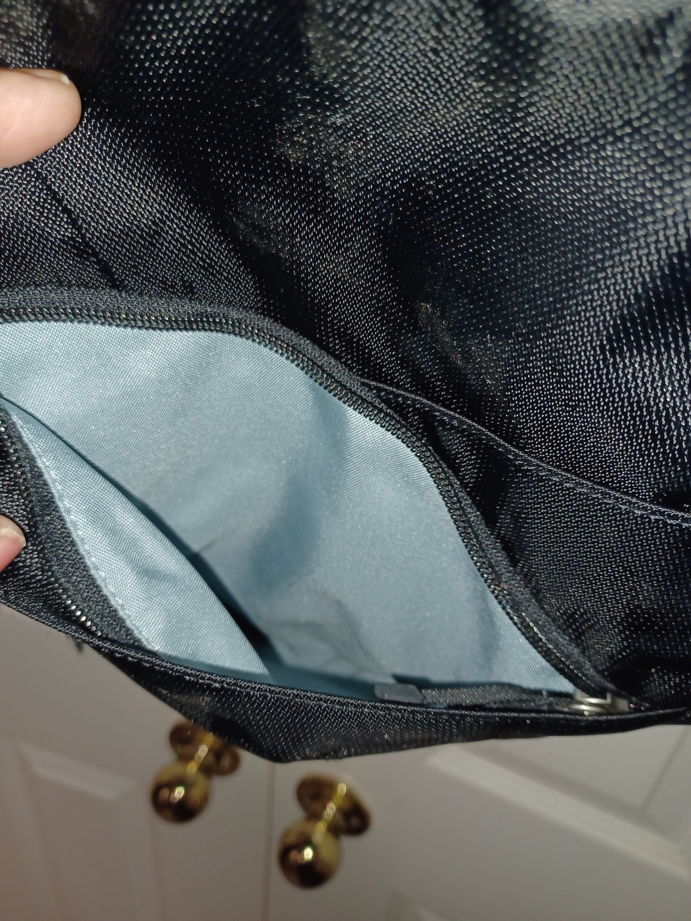 REI Black Men’s Sling Bag - Lightweight Everyday Carry - Picture 7 of 9